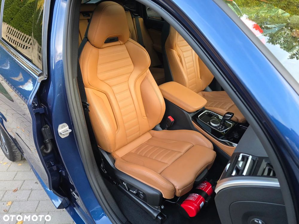 BMW X4 xM40i mHEV - 21