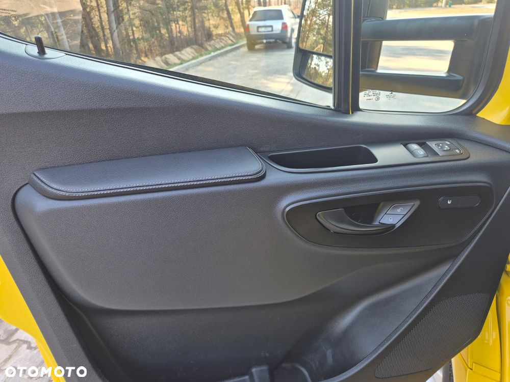 Mercedes-Benz Sprinter - 19