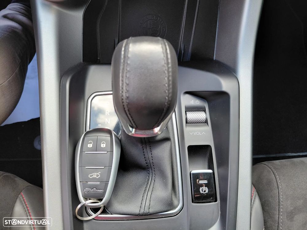 Alfa Romeo Tonale 1.3 Plug-In Hybrid Veloce e-AWD - 9