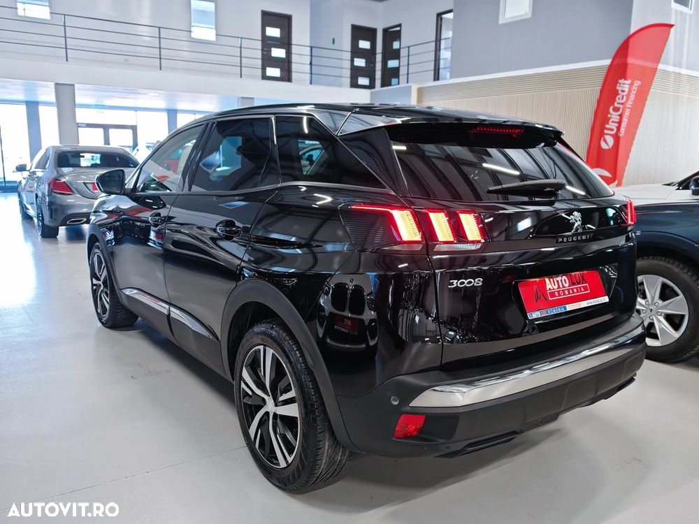 Peugeot 3008 ver-1-2-puretech-s-s-eat8-allure - 5