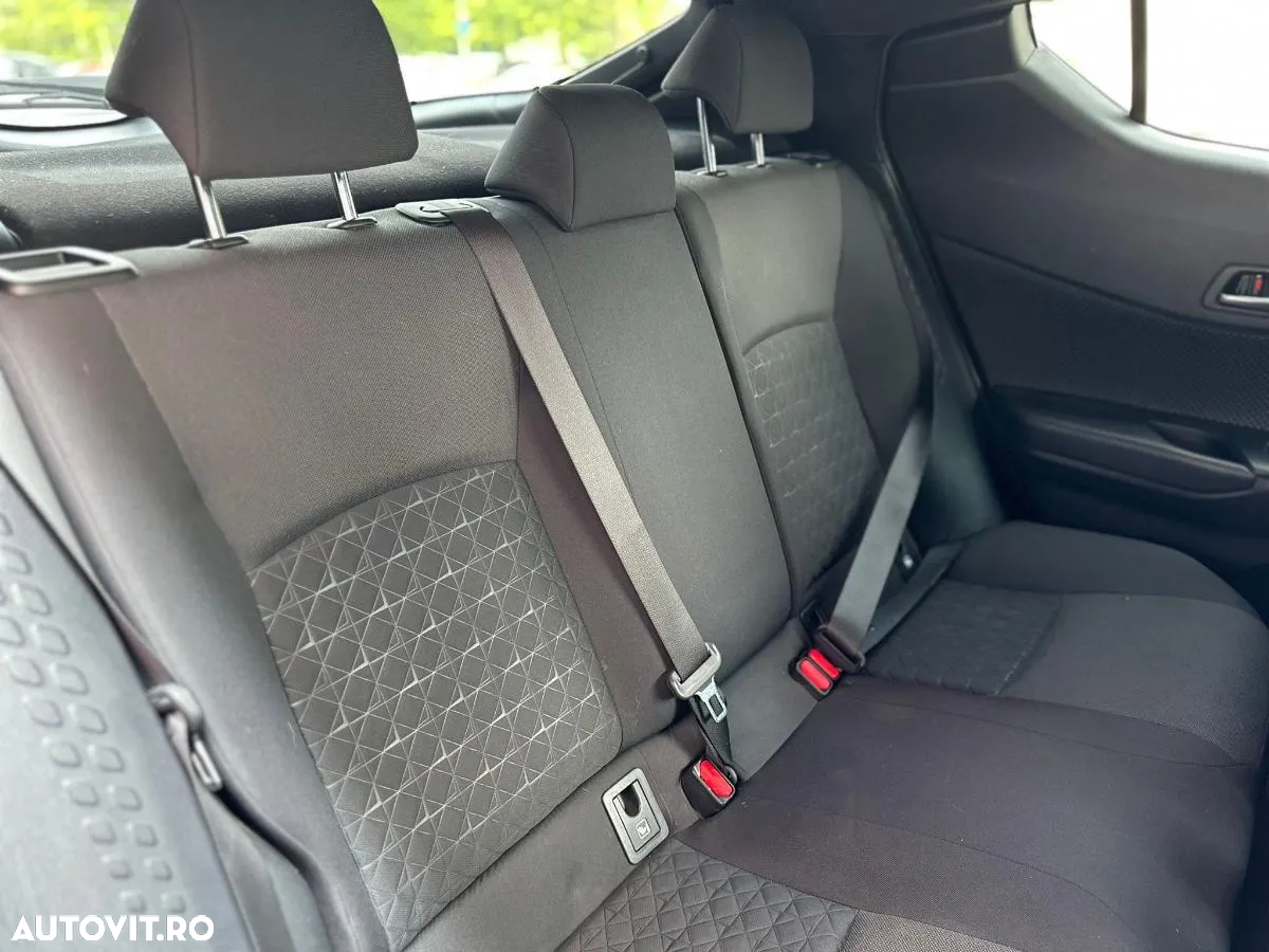 Toyota C-HR 1.8 HSD 4x2 CVT C-ult - 29