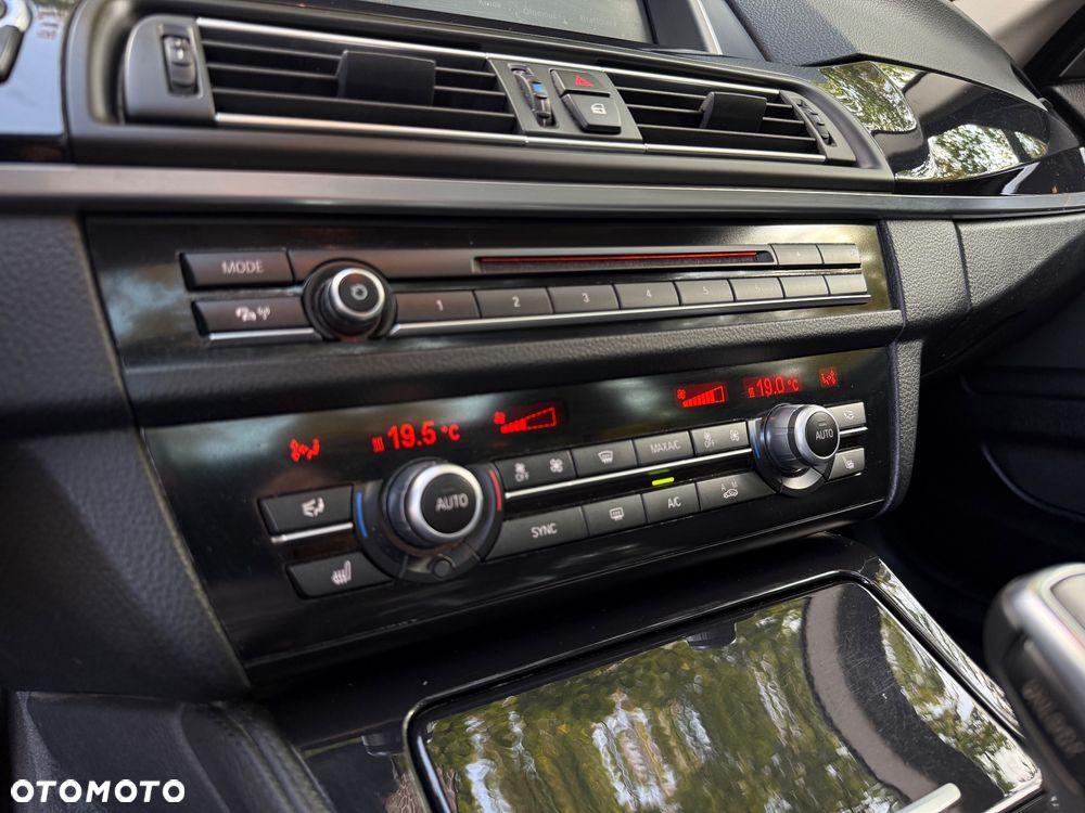 BMW Seria 5 525d Sport-Aut Modern Line - 15