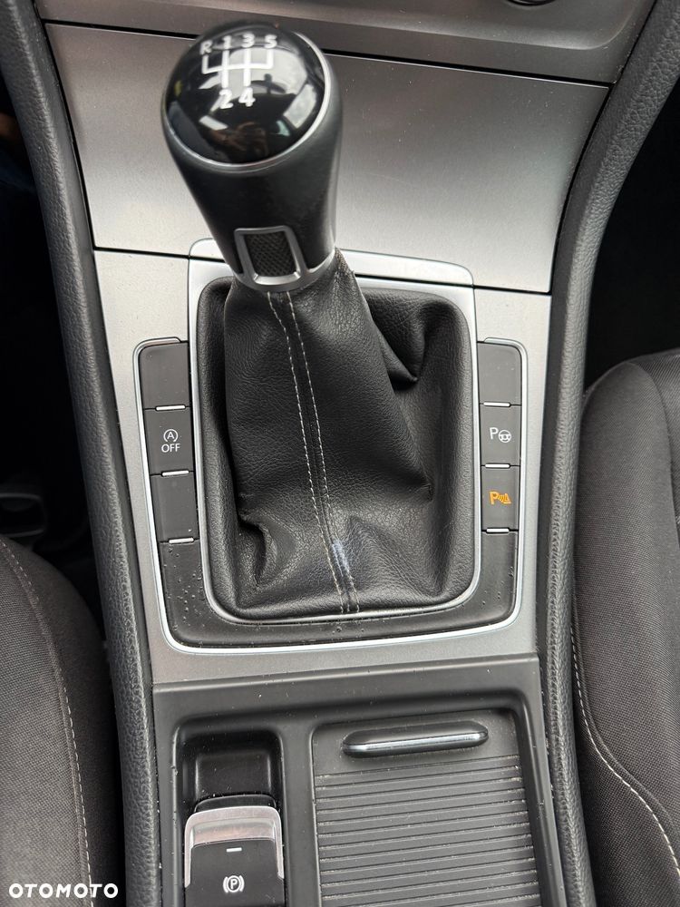 Volkswagen Golf 1.6 TDI BlueMotion Technology Lounge - 21