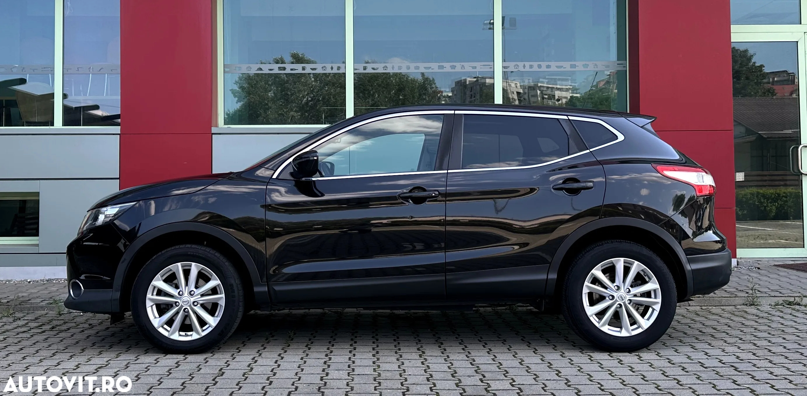 Nissan Qashqai - 25