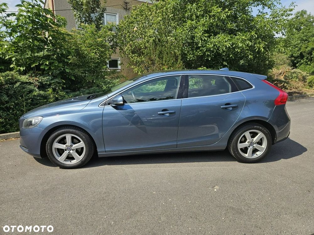 Volvo V40 D2 Momentum - 2