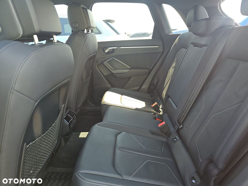 Audi Q3 2.0 TFSI Quattro S tronic design - 11