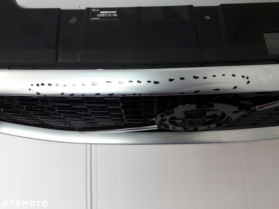 Volvo XC60 II 2 R-Design grill atrapa - 5