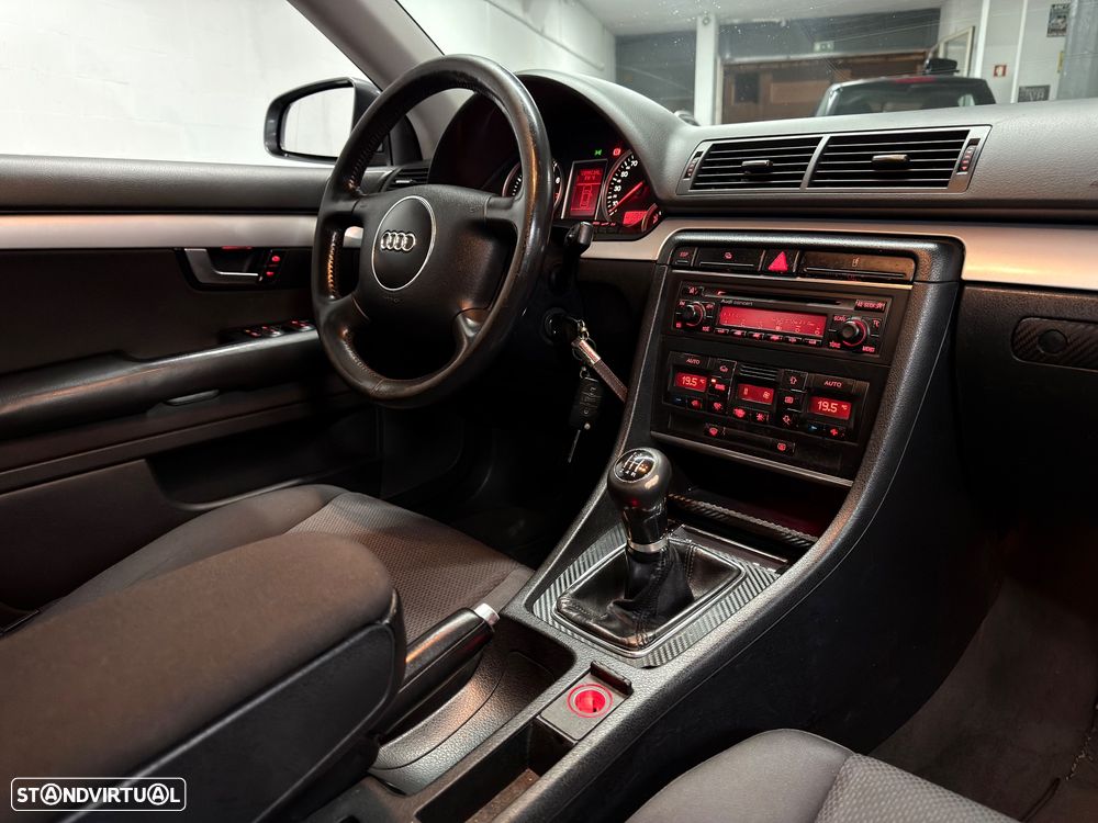 Audi A4 1.6 Sport - 15