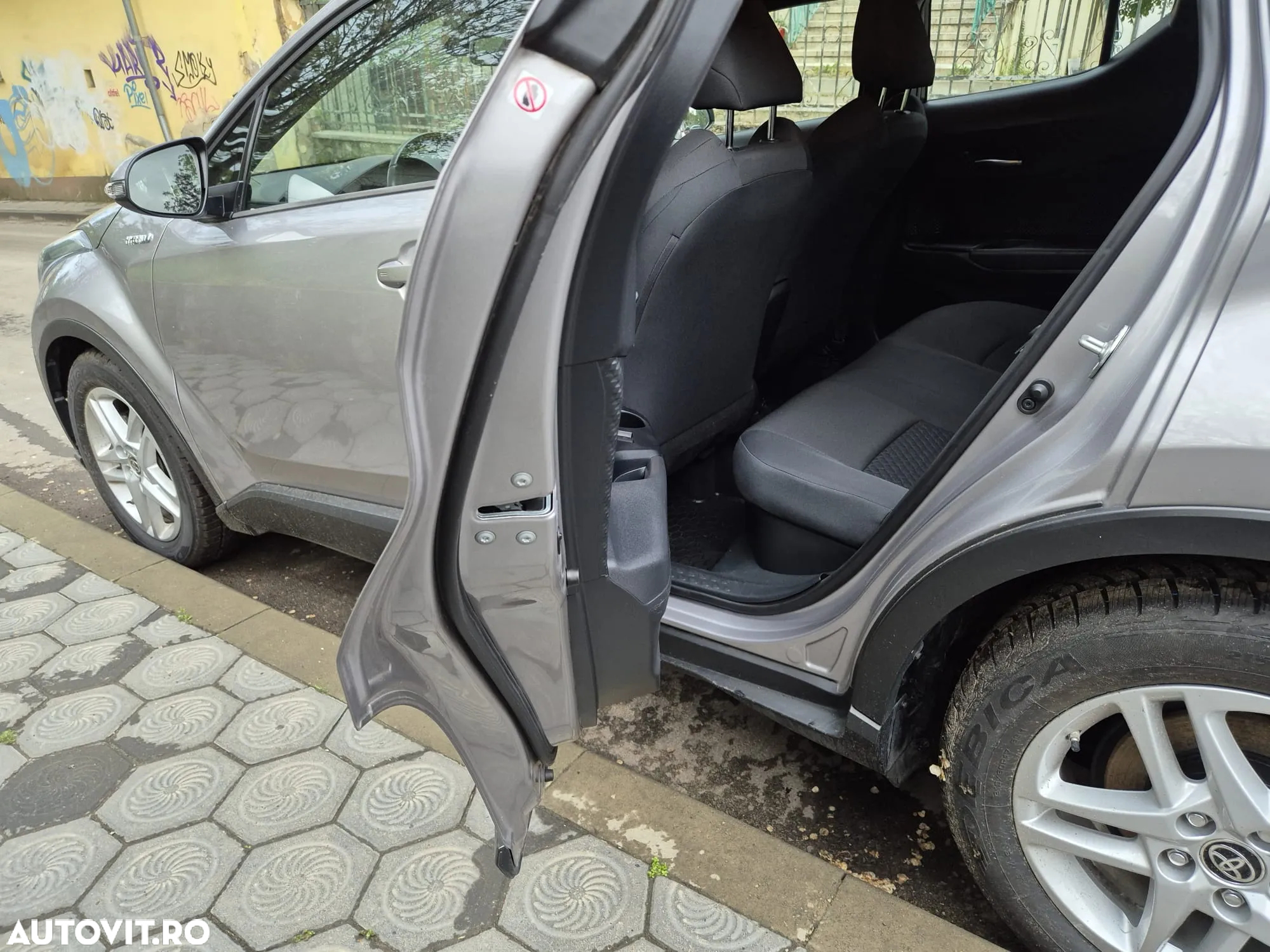 Toyota C-HR 1.8 Hybrid Business Edition - 18