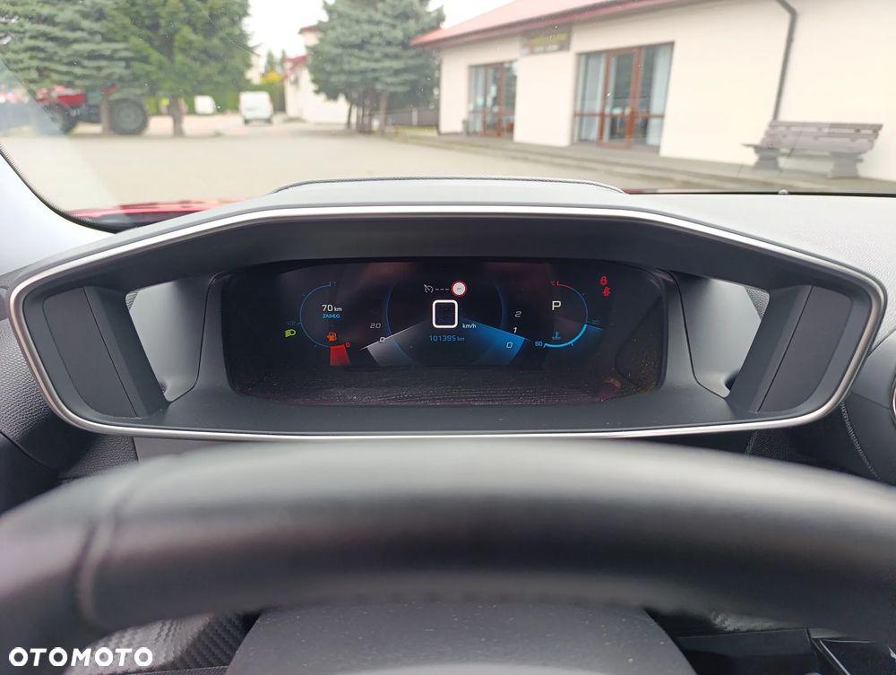 Peugeot 2008 BlueHDi 130 Allure S&S EAT8 - 17