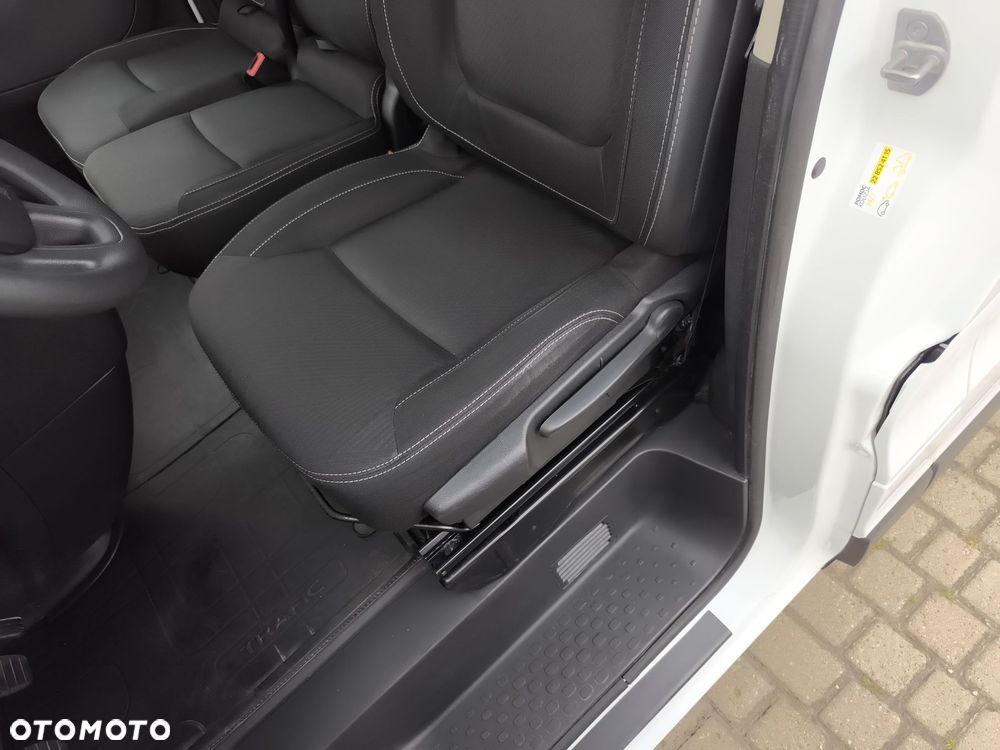Renault trafic - 12