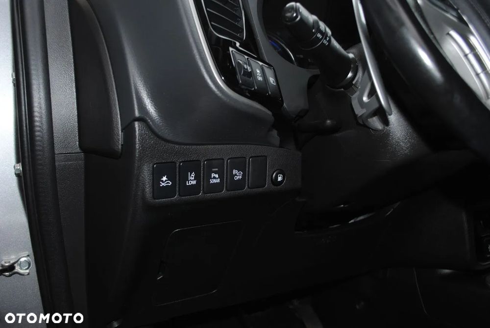 Mitsubishi Outlander - 22