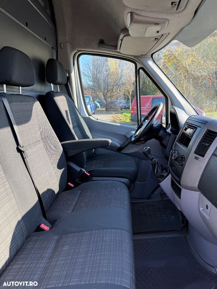 Mercedes-Benz Sprinter - 14