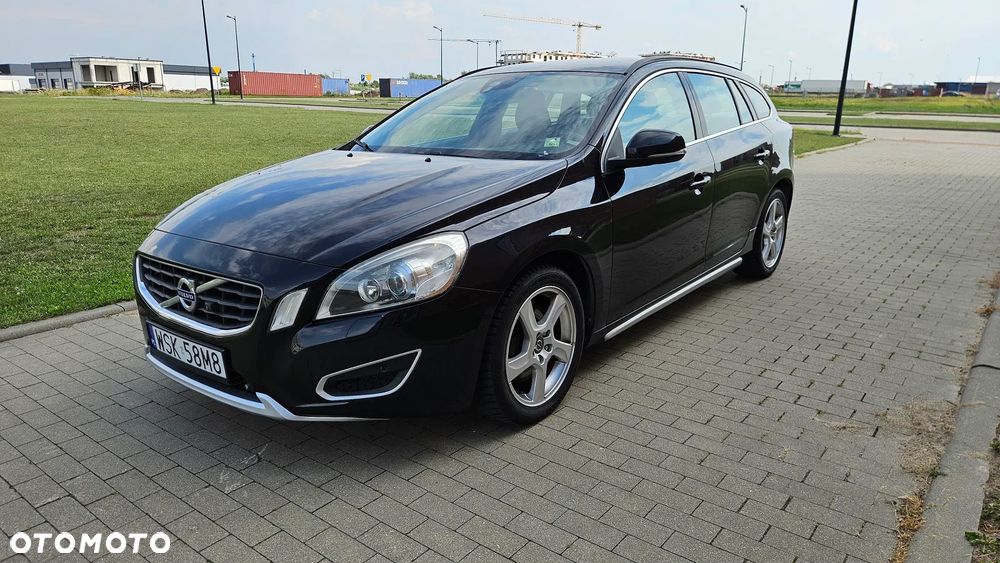 Volvo V60 2.0T R-Design - 15