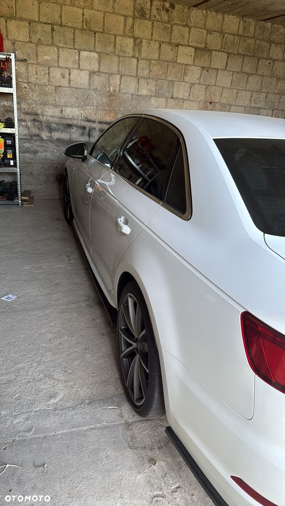 Audi A4 Limousine - 3