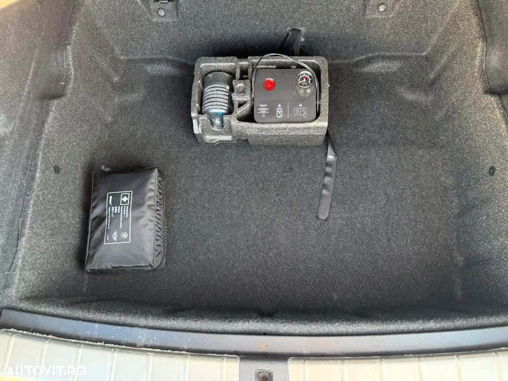 BMW X1 xDrive20i AT - 27