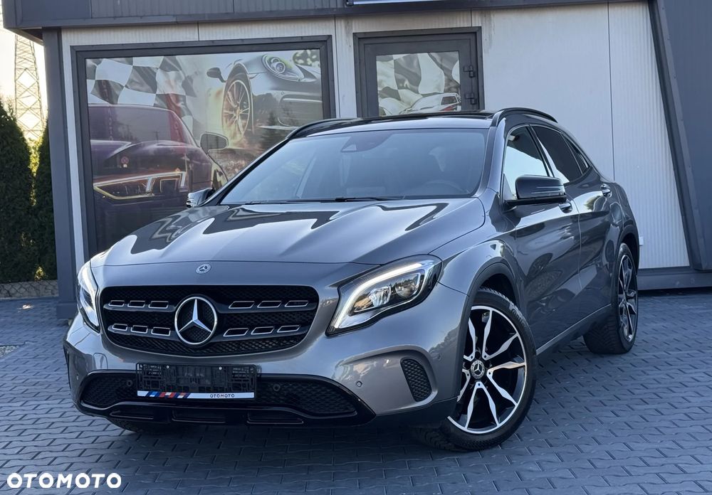 Mercedes-Benz GLA 200 7G-DCT - 1