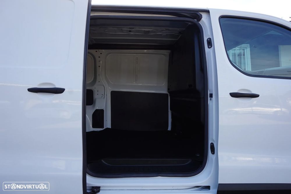 Opel Vivaro 2.0 cdti 145 L3H1 Essentia IVA dedutível - 11