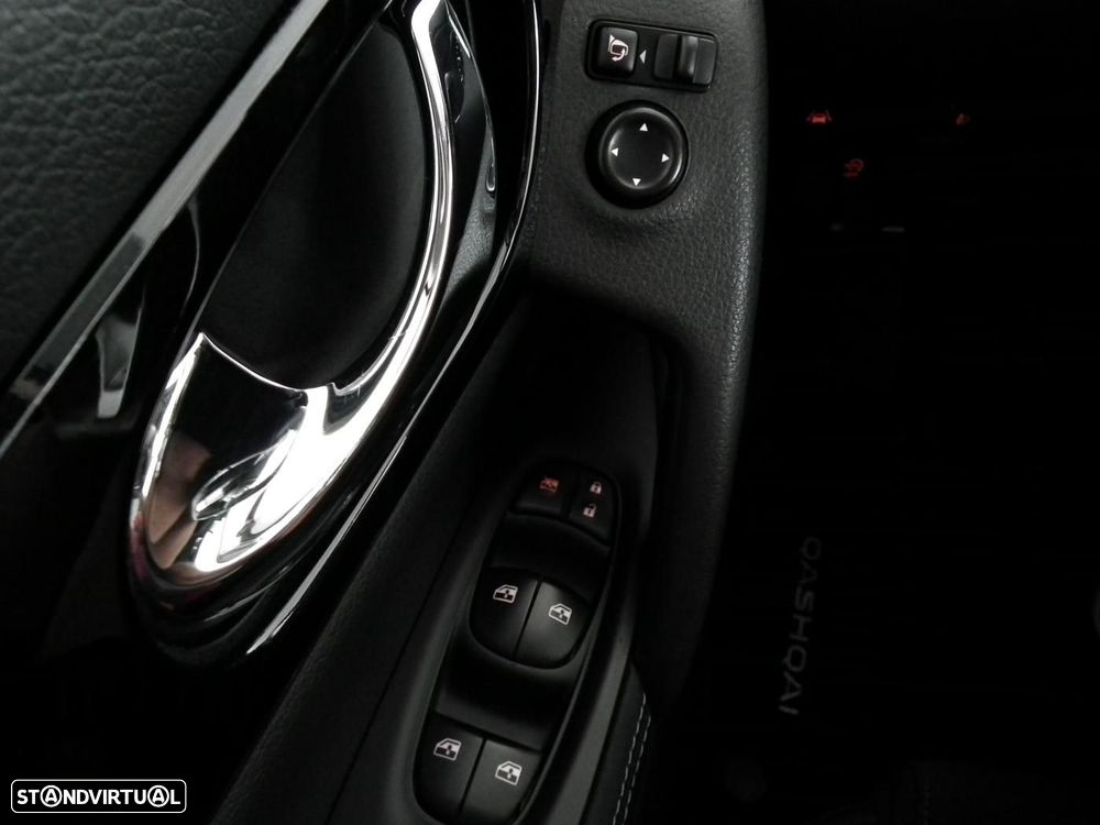 Nissan Qashqai 1.5 dCi N-Connecta J18 — fotografia 19