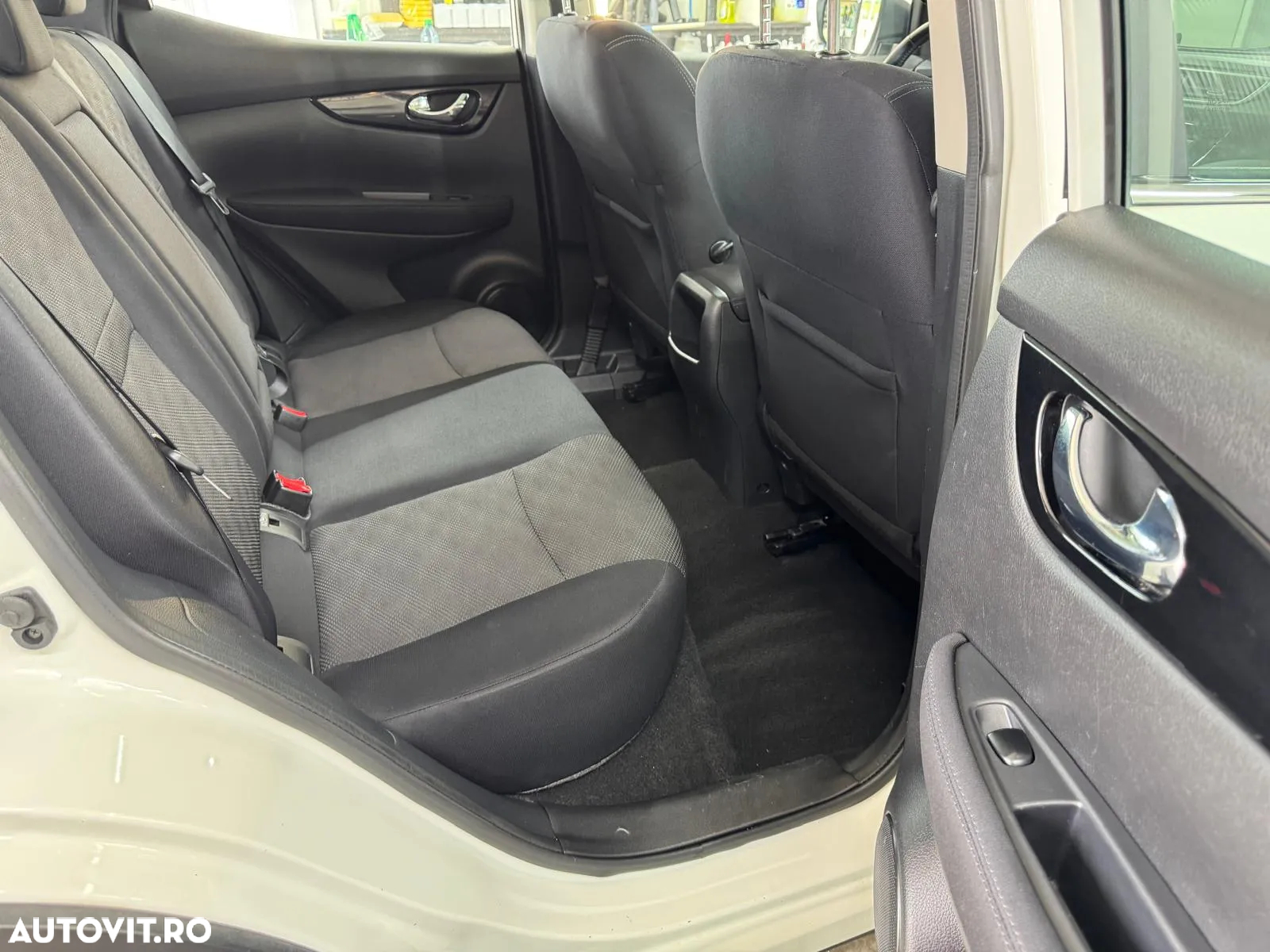 Nissan Qashqai 1.6 DCI Xtronic N-Connecta - 9