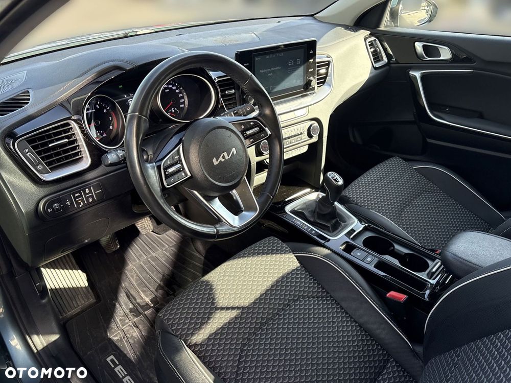 Kia Ceed - 9