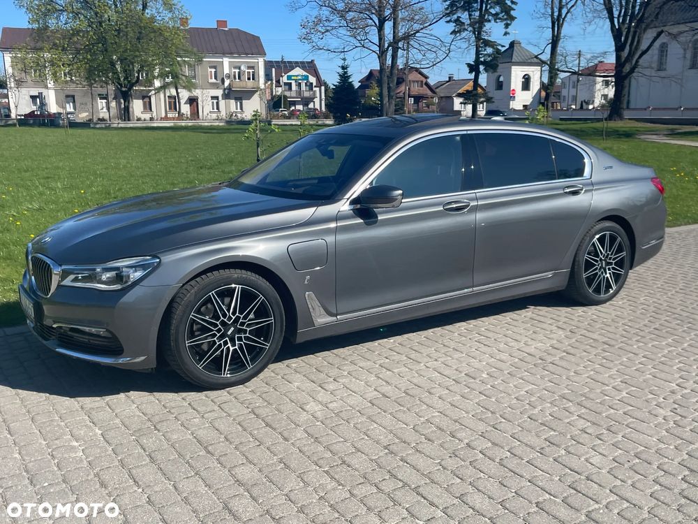 BMW Seria 7 740Le iPerformance - 15