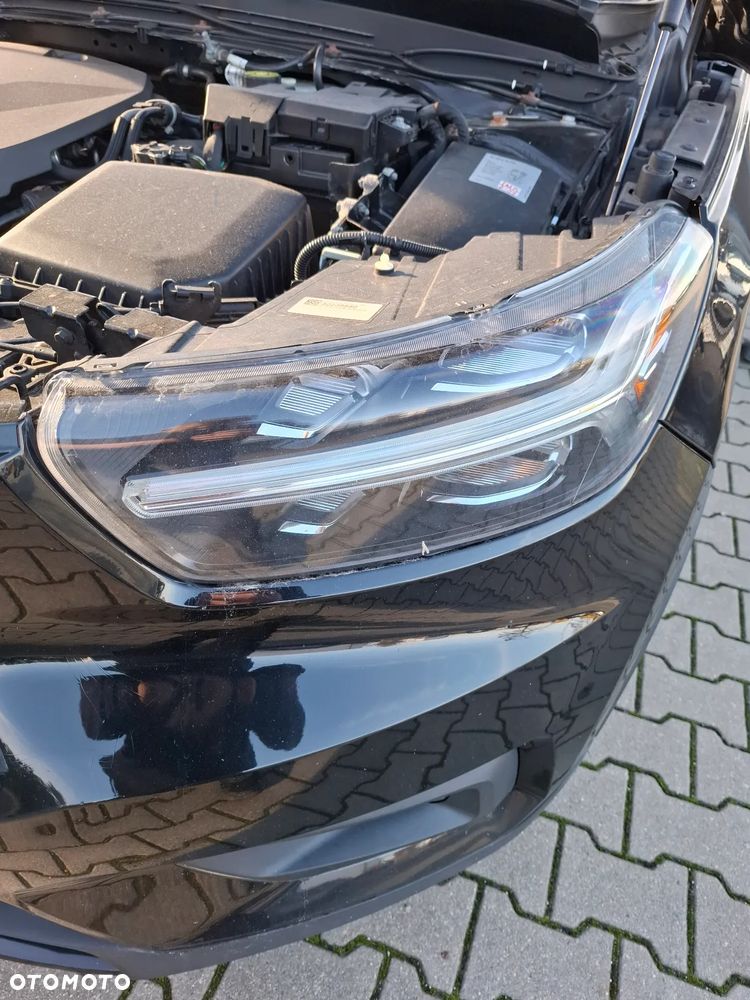 Volvo XC40 zderzak tyl kod lakieru 019 - 22