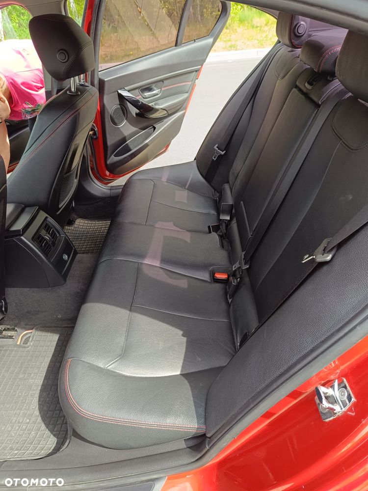 BMW Seria 3 320d Sport Line - 11