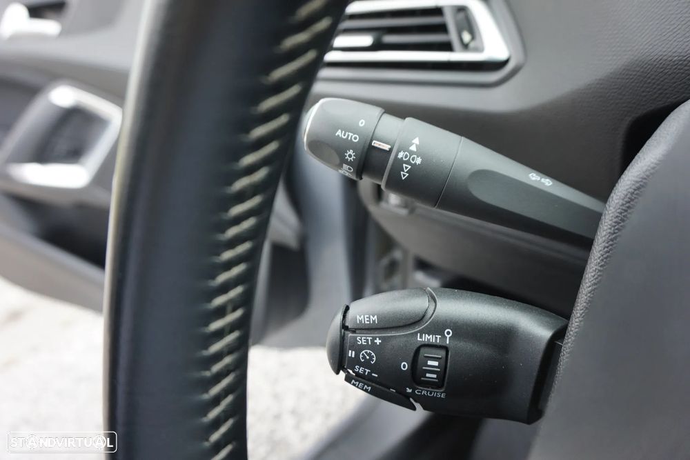 Peugeot 308 BlueHDi FAP 130 Stop & Start Allure - 33