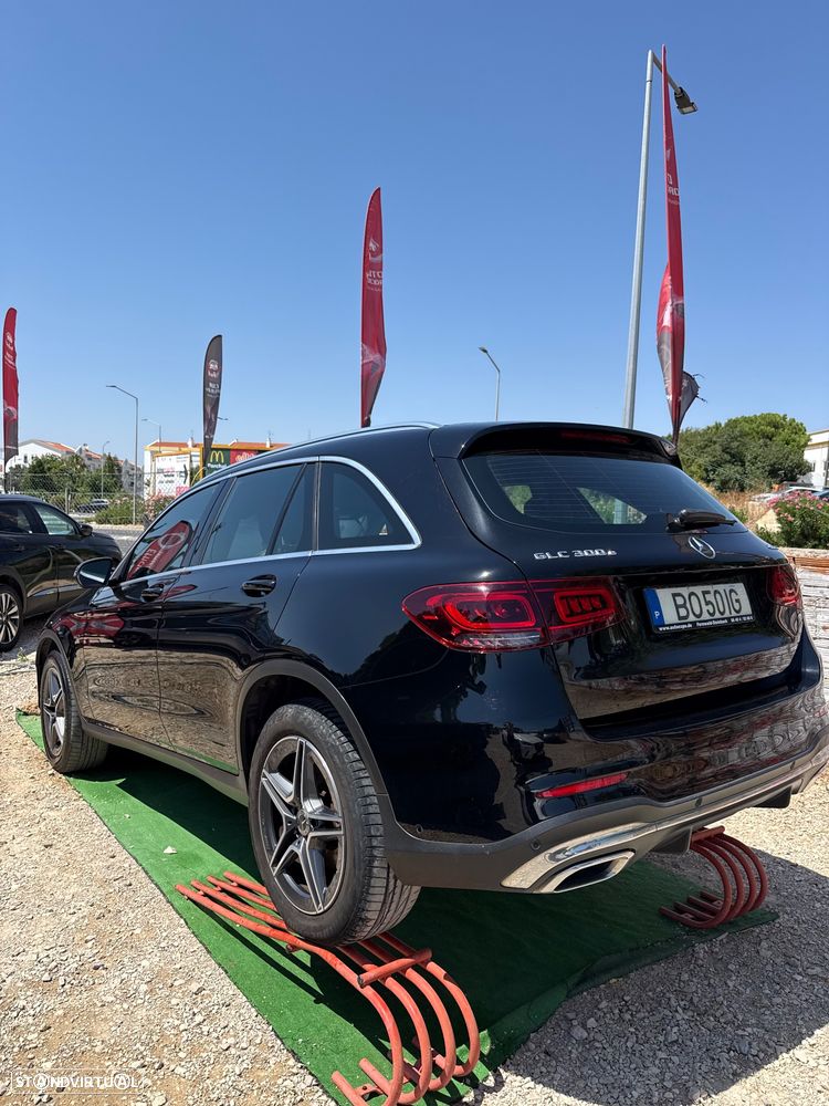 Mercedes-Benz GLC 300 e 4Matic - 11