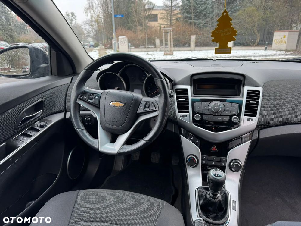 Chevrolet Cruze 1.6 LT+ - 12