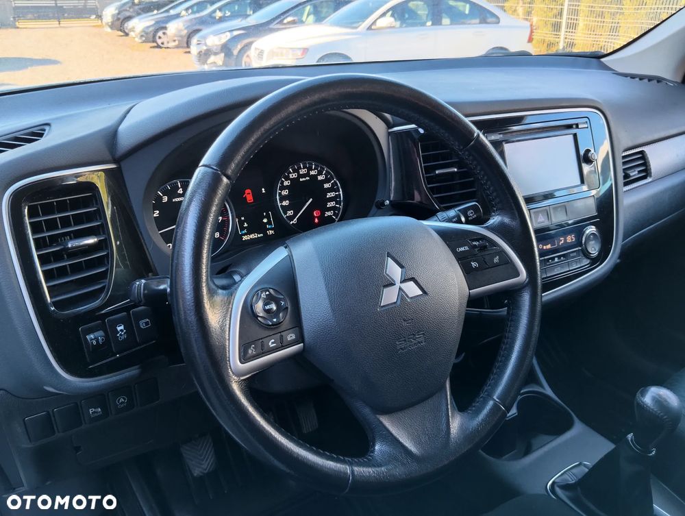 Mitsubishi Outlander - 14