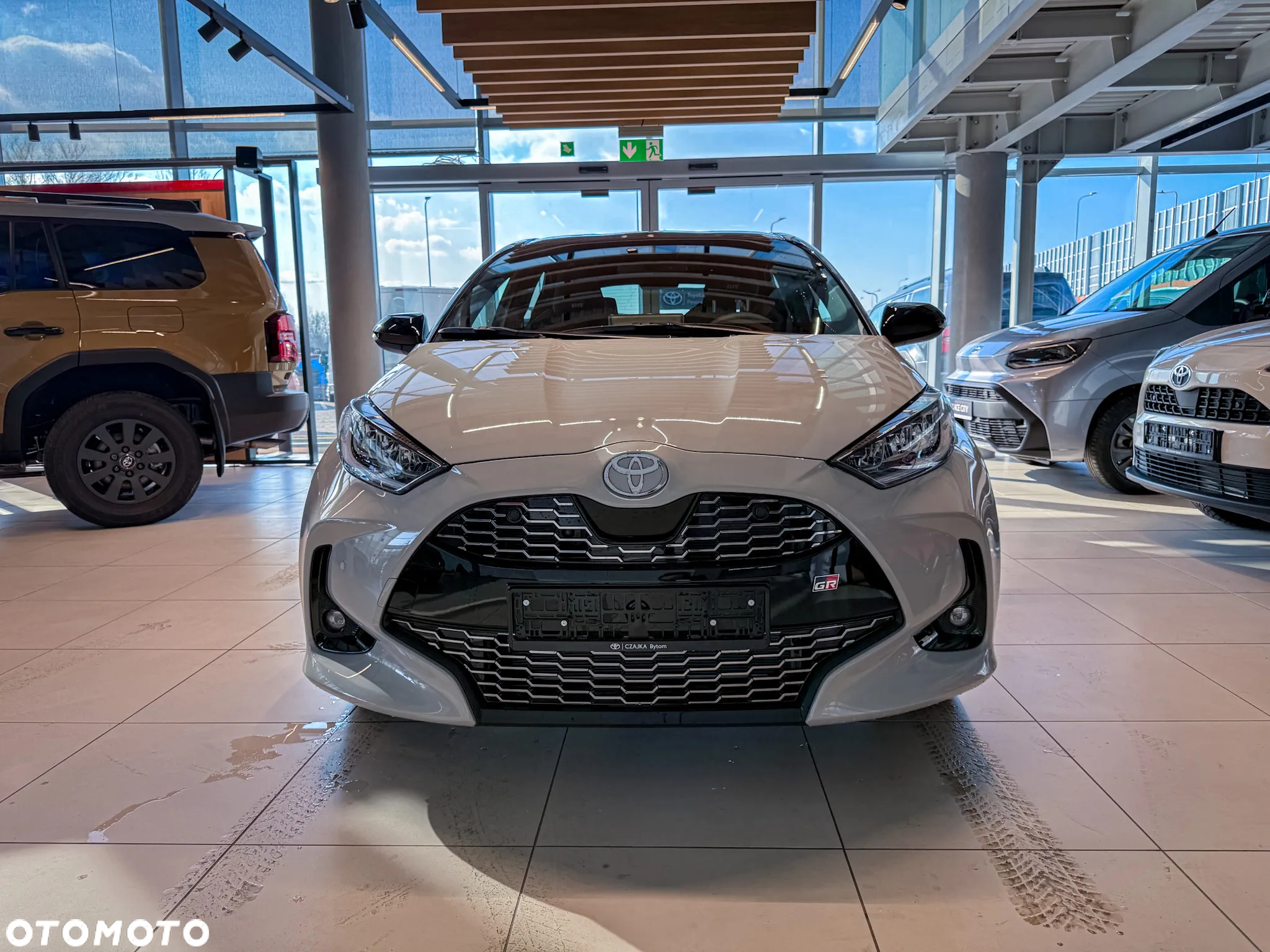 Toyota Yaris Hybrid 1.5 GR Sport - 2