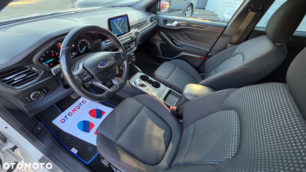 Ford Focus 1.5 EcoBoost ST-Line - 10