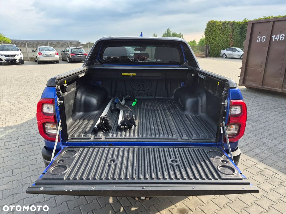Toyota Hilux 2.8 D-4D Double Cab Invincible Sport 4x4 - 10