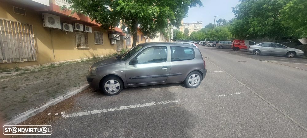 Renault Clio - 2