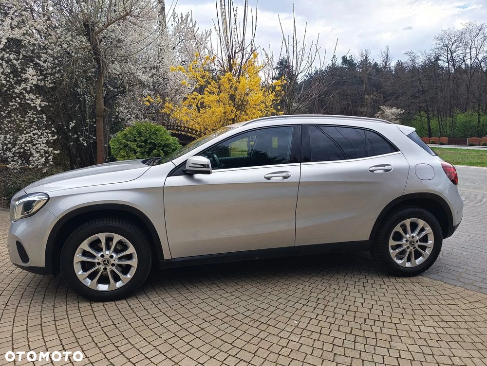 Mercedes-Benz GLA 180 Urban - 34