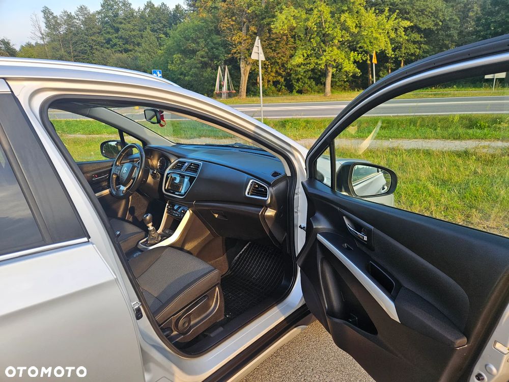 Suzuki SX4 S-Cross 1.6 DDiS Premium Plus 4WD - 34