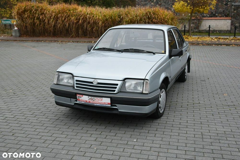 Opel Ascona 1.6 L - 15