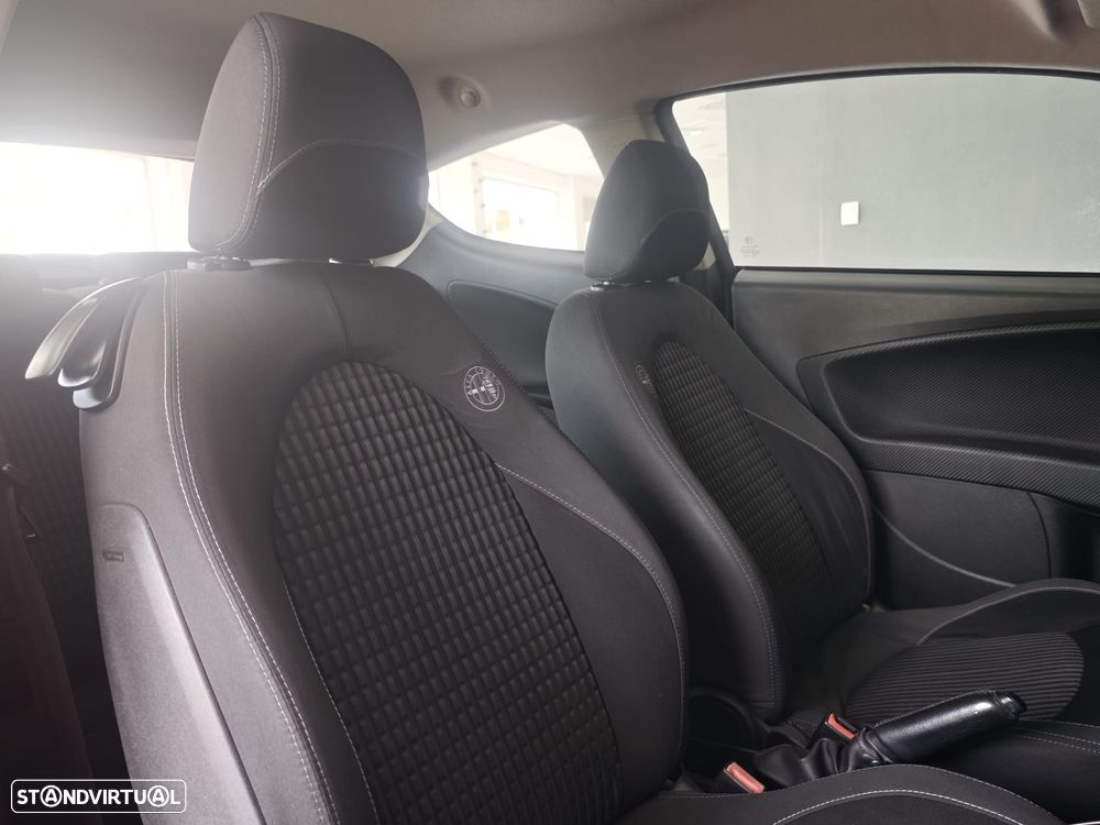 Alfa Romeo MiTo 1.3 JTD Distinctive - 38