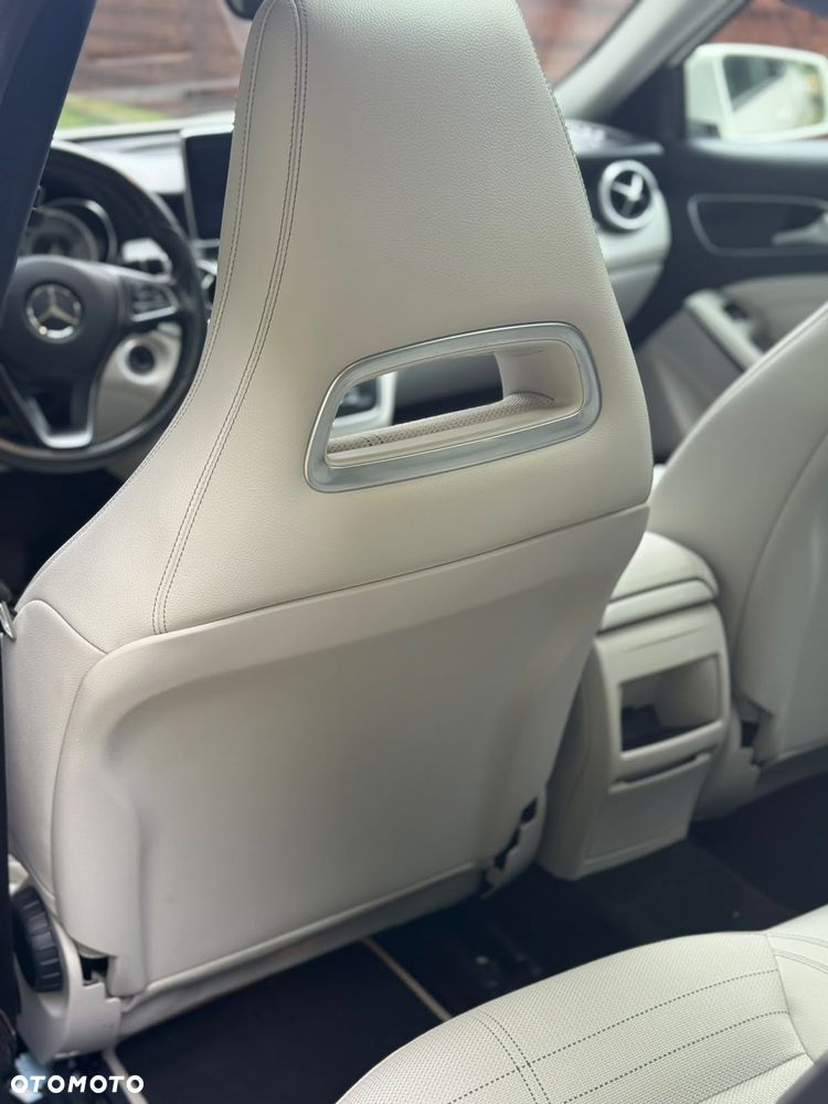 Mercedes-Benz GLA - 20