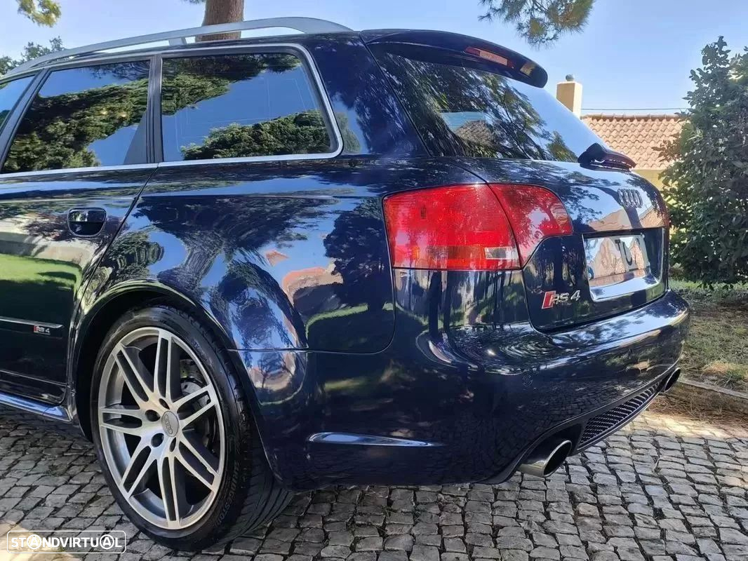 Audi RS4 Avant - 6
