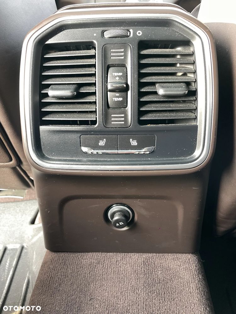 Porsche Macan Turbo PDK - 22
