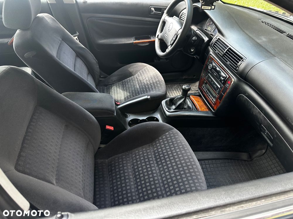 Volkswagen Passat 1.9 TDI Comfortline - 16