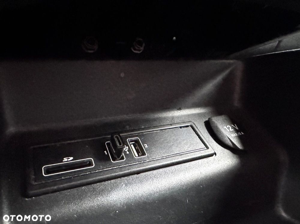 Mercedes-Benz Klasa V - 38