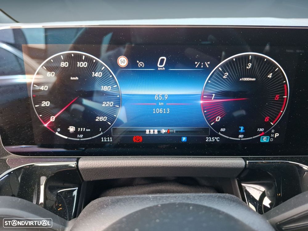 Mercedes-Benz GLA 180 d AMG Line - 17