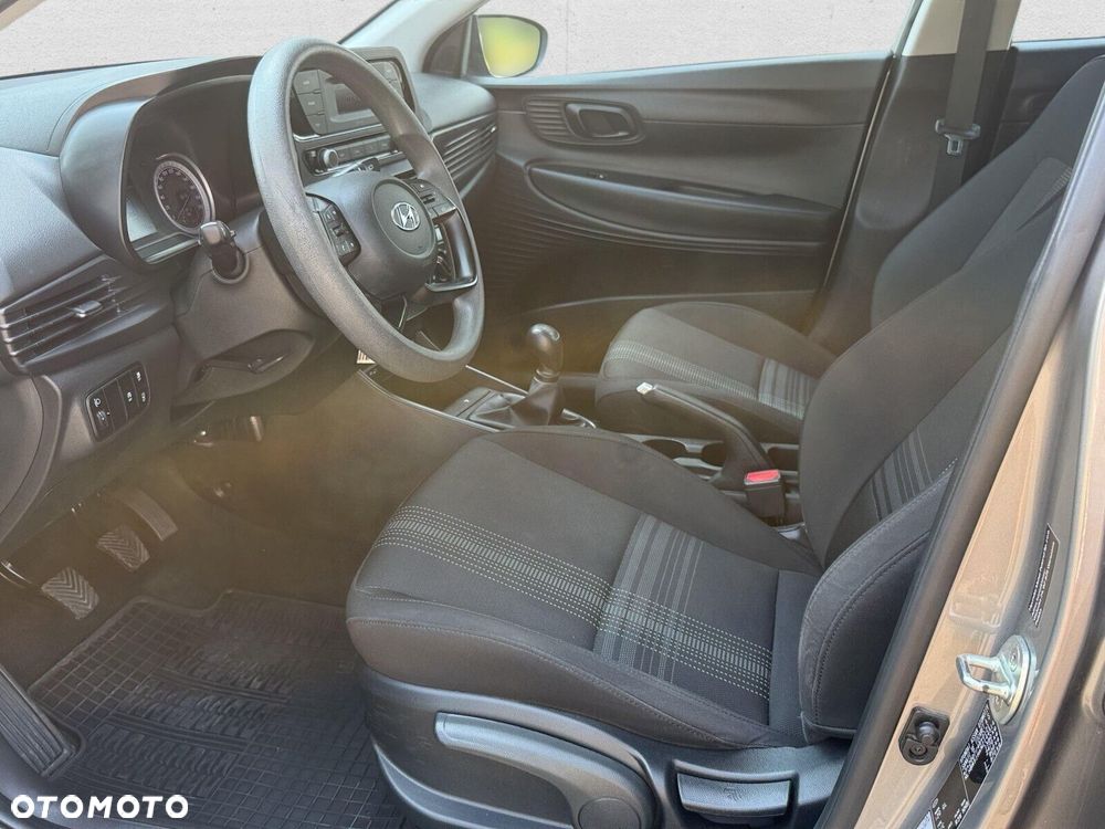 Hyundai i20 - 12