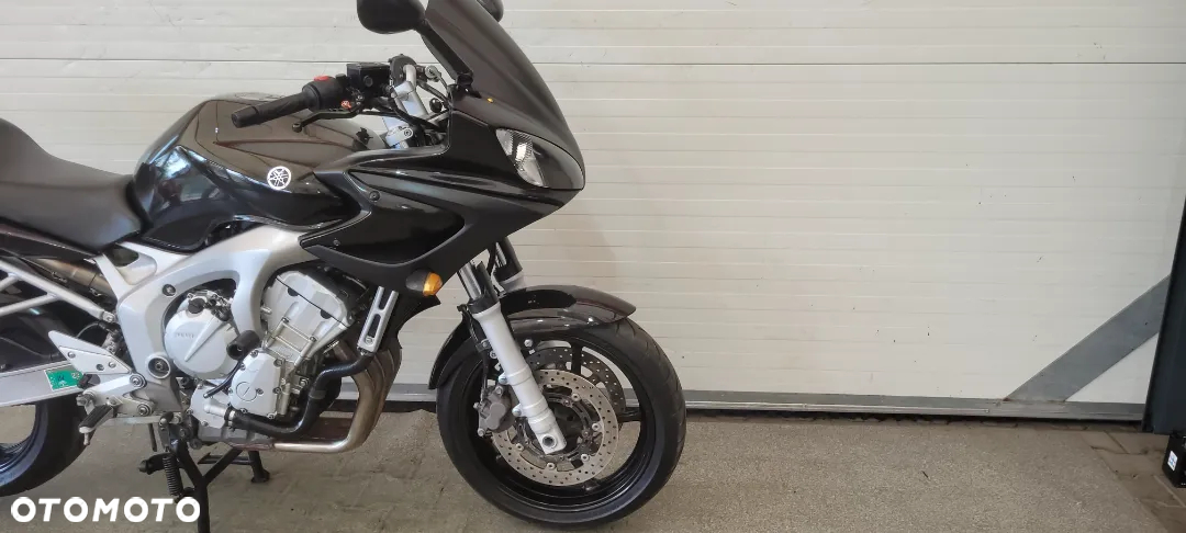 Yamaha FZ - 21