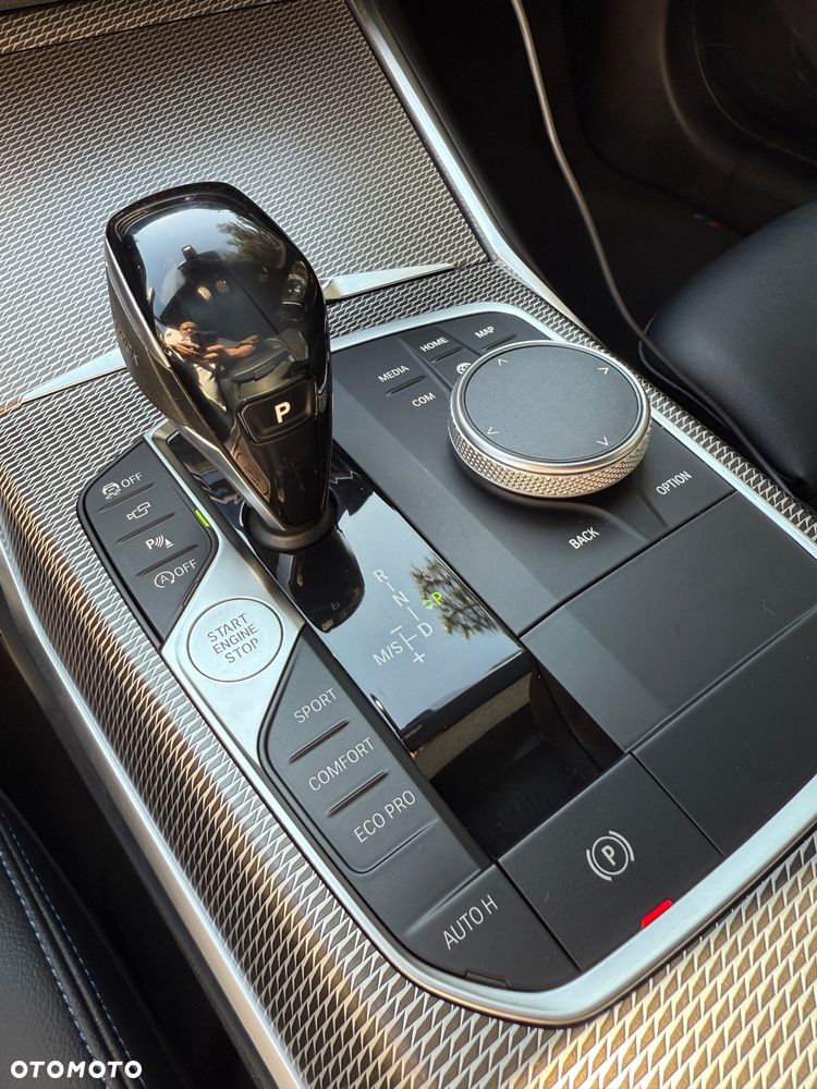 BMW Seria 3 320d xDrive M Sport - 14