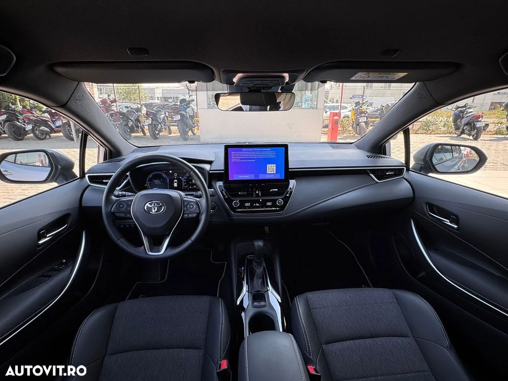 Toyota Corolla - 11